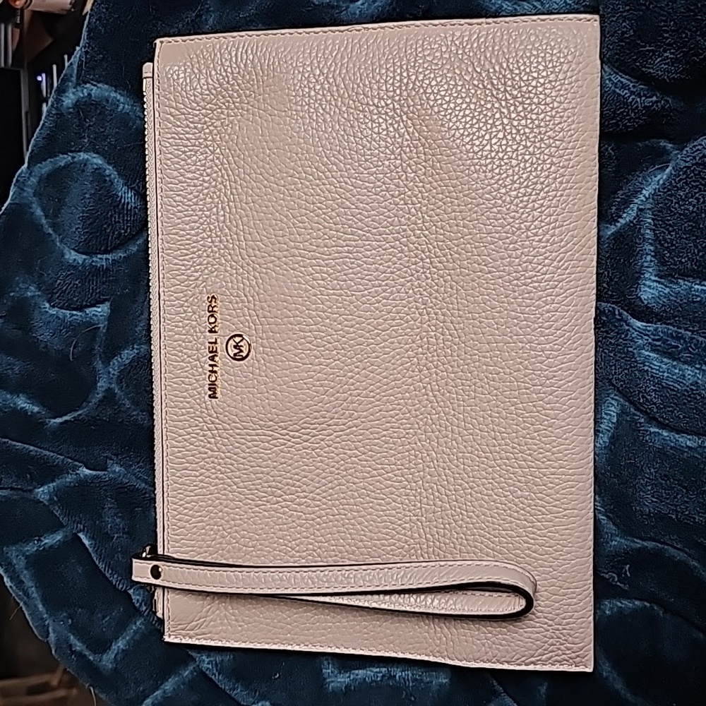 Michael Kors leather clutch wristlet ballet pink